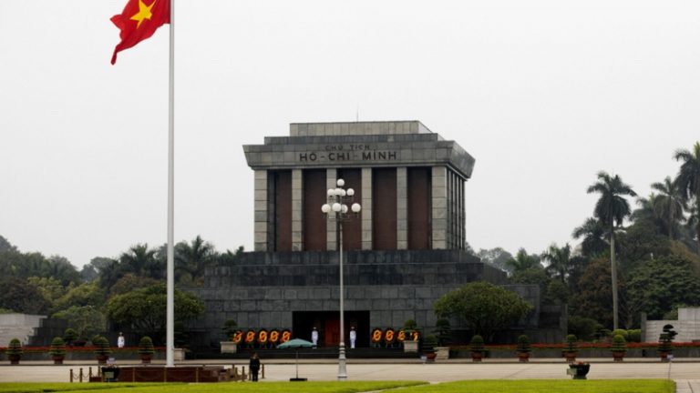 Hanoi Cycling Tour Half-Day – Old Quarter & Local Food