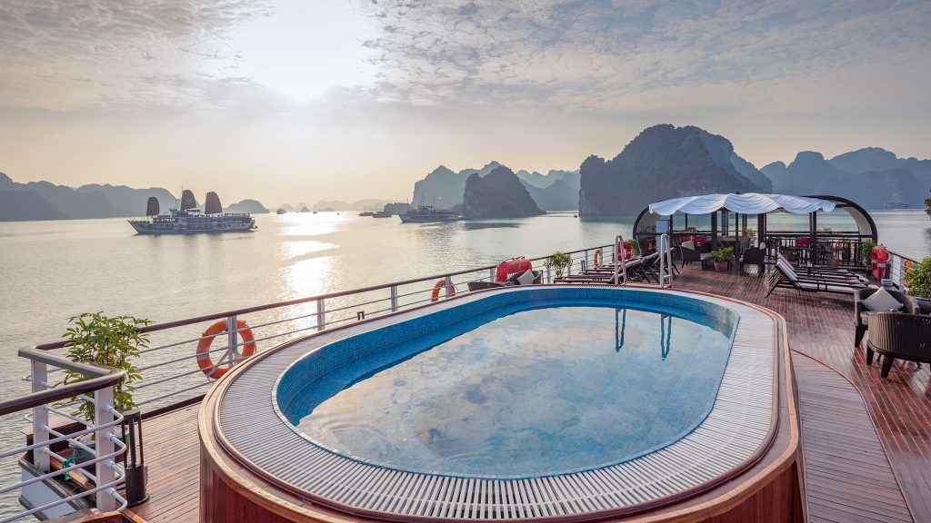 Orchid Premium Cruise outdoor jacuzzi with bay view on Lan Ha Bay - Cat Ba Island