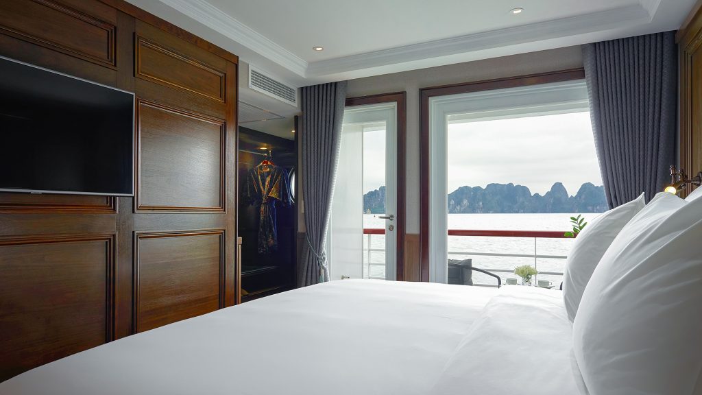 Paradise Grand Cruise Executive Grand Balcony cabin