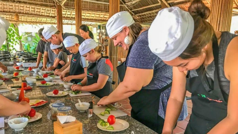 Participate In A Cooking Class To Make A Vietnamese Lunch