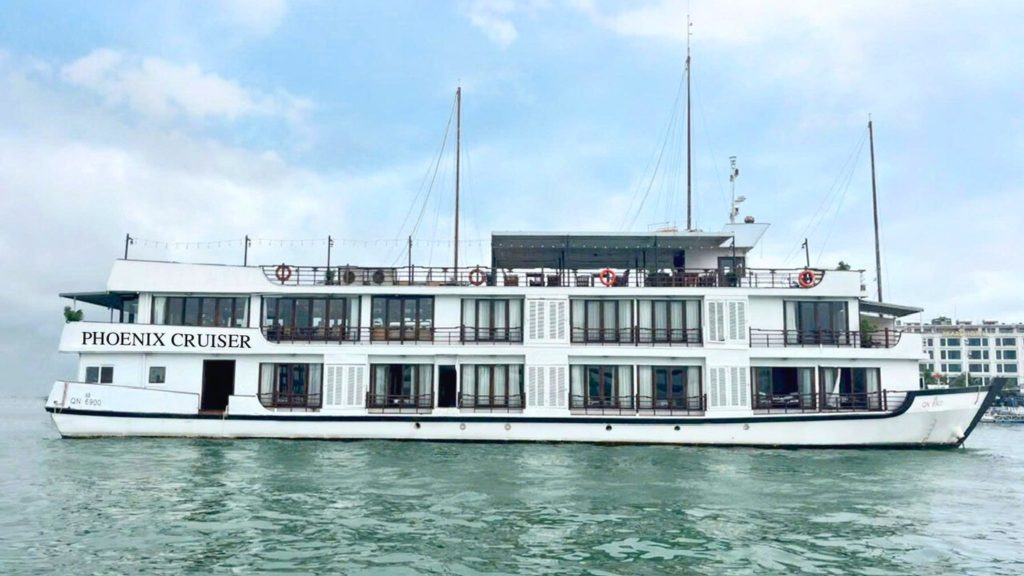 Phoenix Cruise cruise in Halong Bay