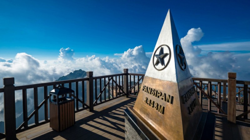 Reach Peak Fansipan The “Roof Of Indochina” With Panoramic View in Sapa