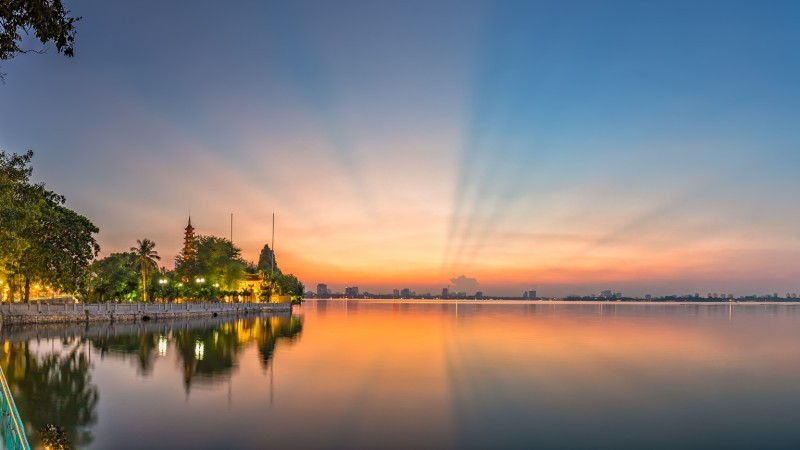 Relax By West Lake With Peaceful City Views