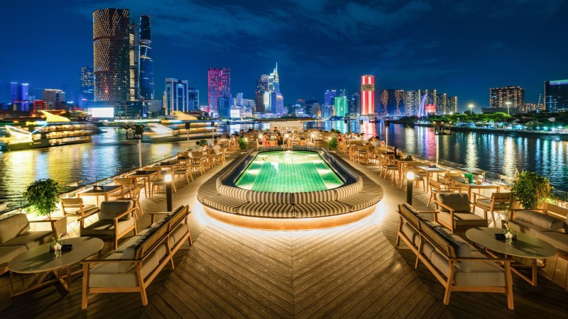 Relax On The Panorama Swimming Pool