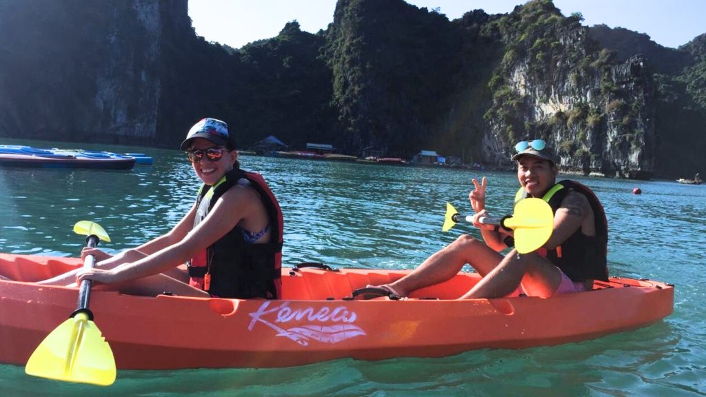 Renea Cruise cruise activity experience in Bai Tu Long Bay