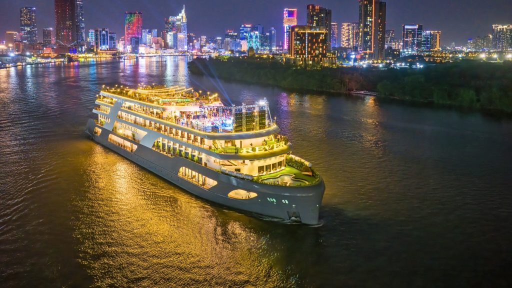 REVER Cruise: Luxury Dinner on Saigon River – EcoSapa Bus