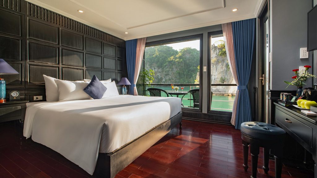 Rosy Cruise Senior Suite cabin