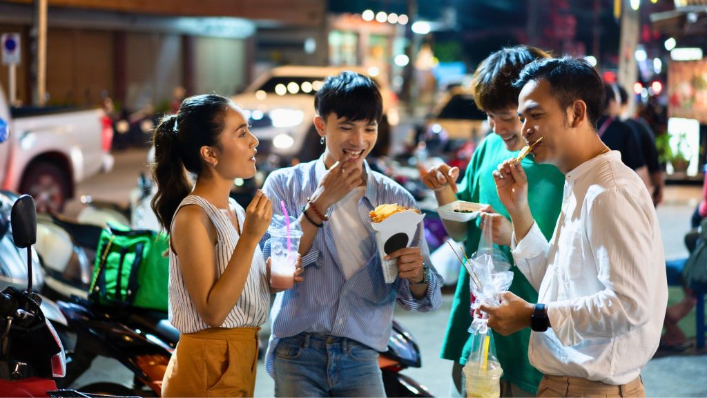 Saigon Night Life & Food Tour By Mototbike – EcoSapa Bus