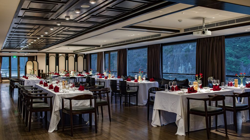Scarlet Pearl Cruise restaurant and onboard dining area