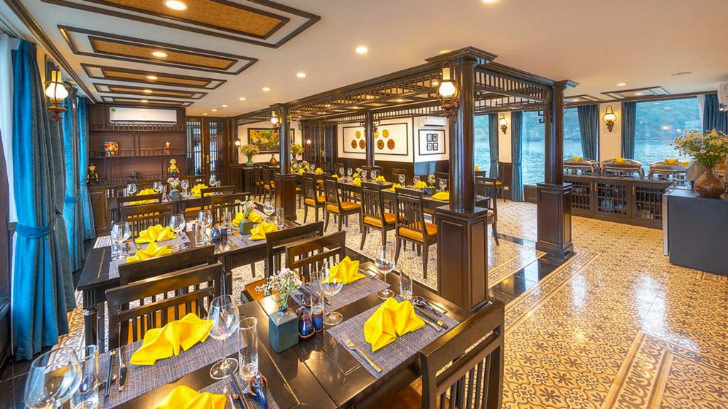 Sena Cruises restaurant and onboard dining area