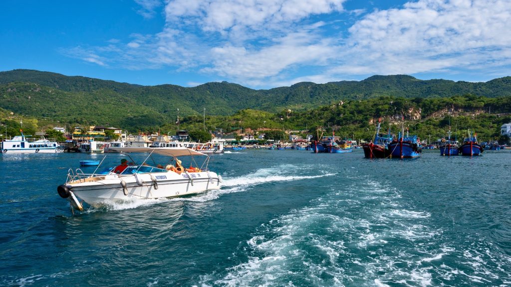 Southern Beauty & Beach Relaxation 8 Days – EcoSapa Bus