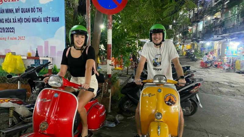 Start A Food Tour By Motorbike At Night