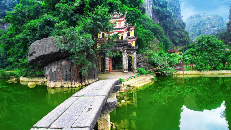 Stunning Gate Of Bich Dong Pagoda