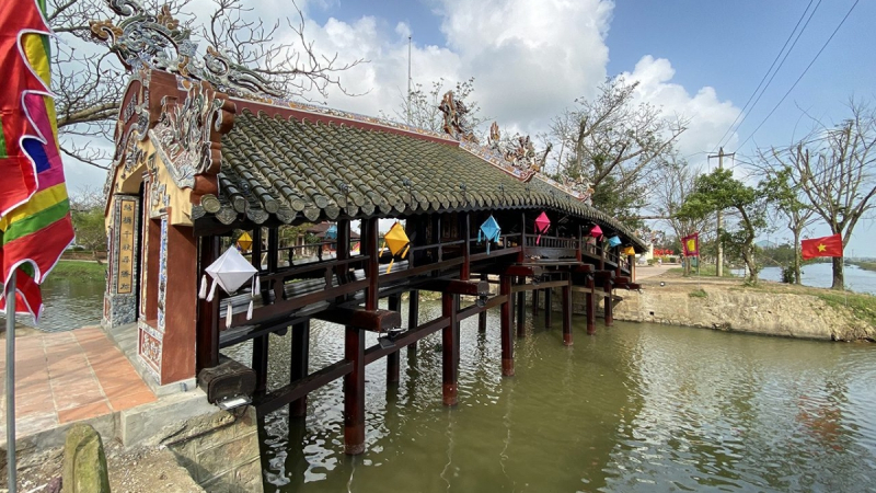 Thanh Toan Bridge And Its Romantic Beauty