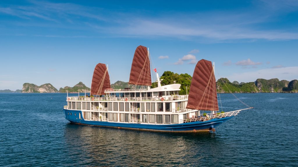 Verdure Lotus Classic Cruise cruise in Lan Ha Bay