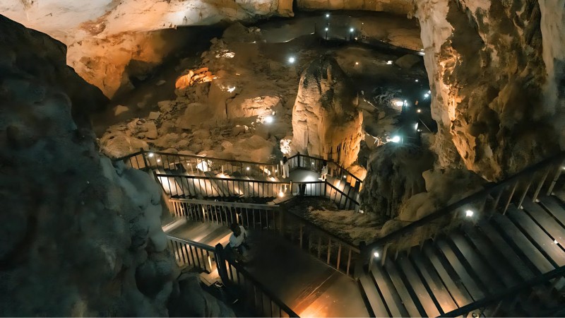 Visit Paradise Cave The Biggest Cave Complex In The Globe