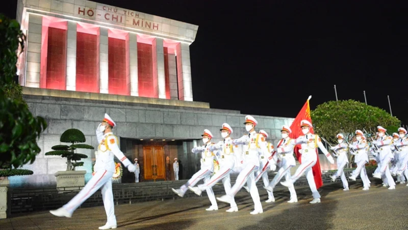 Hanoi Vespa Tour 4 Hours – Old Quarter & Local Food