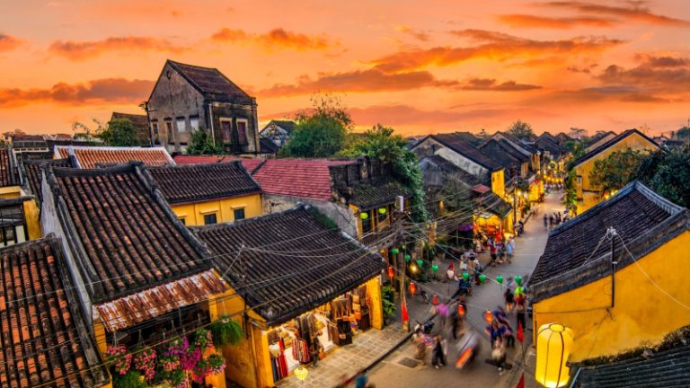 Vietnam Cycling Adventure: Ho Chi Minh to Halong Bay – 11 Days